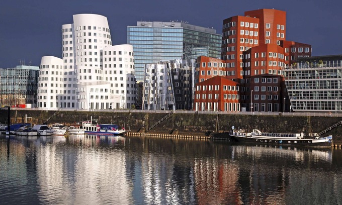 Oberbilk Hotel | Discover NH Düsseldorf City: 4-Star Comfort & Spa Retreat