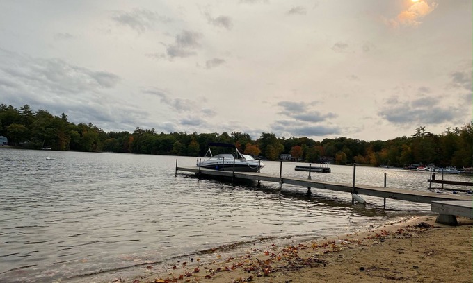 Lochmere House | Highly Rated NH Farm House on Lake Winnisquam with Ocean View