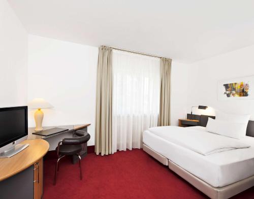 Schriesheim Hotel | Pet-Friendly NH Hirschberg Heidelberg with Pool & Spa