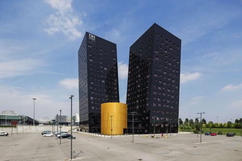 Rho Hotel | Discover NH Milano Fiera: Pet-Friendly Stay with Great Amenities