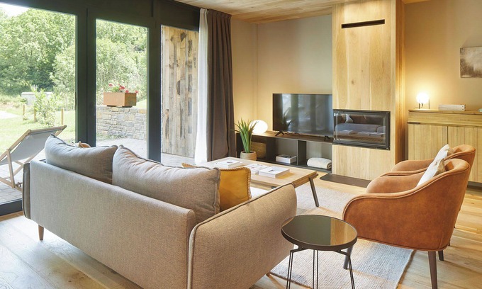 Arties Apartment | Relaxing Getaway at Nheu d'Arties by FeelFree Rentals