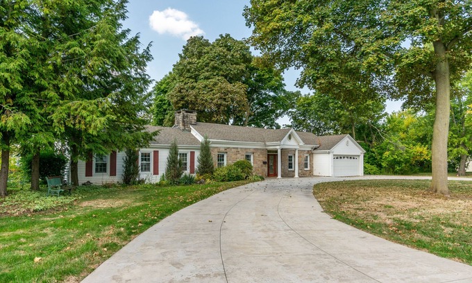 Niagara Falls - Western New York House | Niagara River Escape: Spa and Breakfast in Lewiston