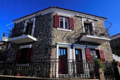 Mithimna Apartment | Guest Rated 9.3: Nianthi Apartments - Child Friendly Stay