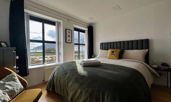 Newcastle Apartment | Coastal Retreat with Breathtaking Mourne Mountain Views