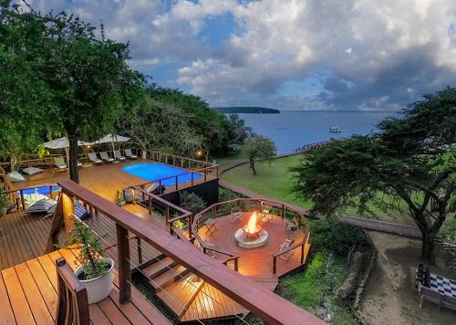 KwaNibela Cabin | Idyllic Nibela Lake Lodge: Oceanfront Retreat with Spa