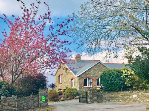 Bantry Bed & Breakfast | Experience Niblick: Eco-Friendly Retreat with Hot Tub
