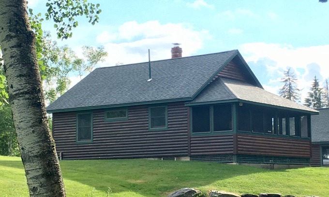 Rangeley Plantation House | Pet-Friendly Niboban Cabin 7 with Lake Views and Breakfast