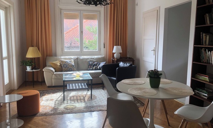 Sashegy Apartment | Ideal 2 Bedroom Apartment in Buda Near City Center