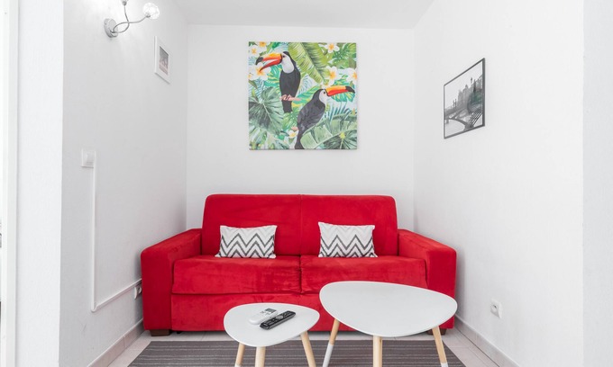 Gambetta Apartment | Modern 2-Room Apartment with Ocean View & Free Parking
