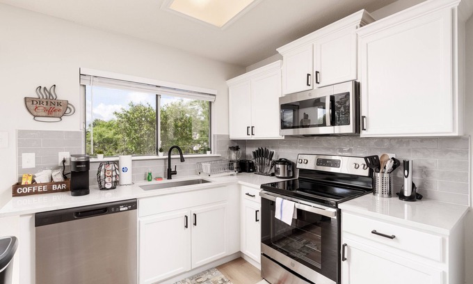 Converse House | Pet-Friendly 3BR House in San Antonio Near Randolph AFB