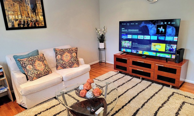 Herndon House | Nice 4-bedroom townhome with WiFi, Parking in charming Herndon