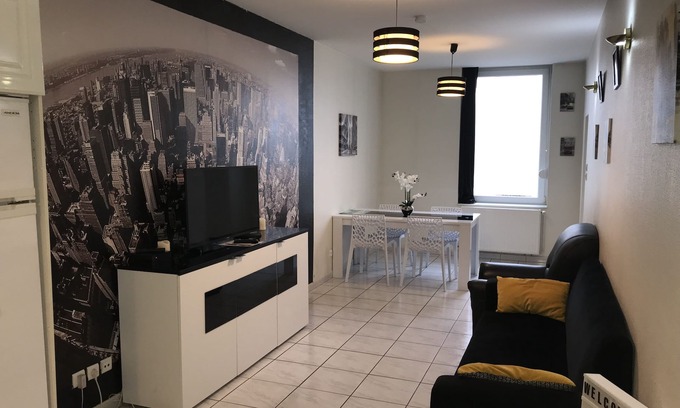 Verdun Apartment | Cozy Stay Near London Dock with Family-Friendly Amenities