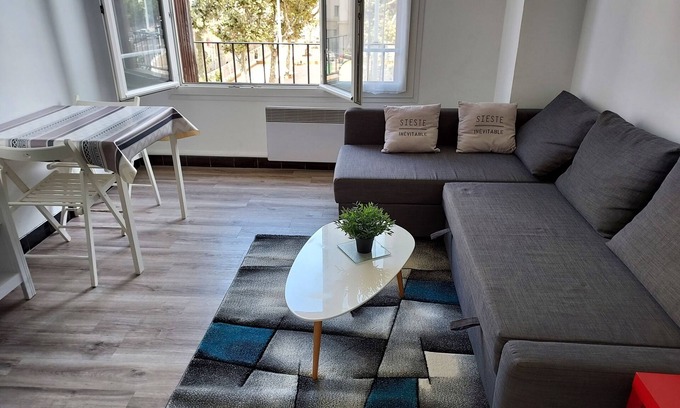 Le Mourillon Apartment | Bright Air-Conditioned Apartment Steps from Beaches and More