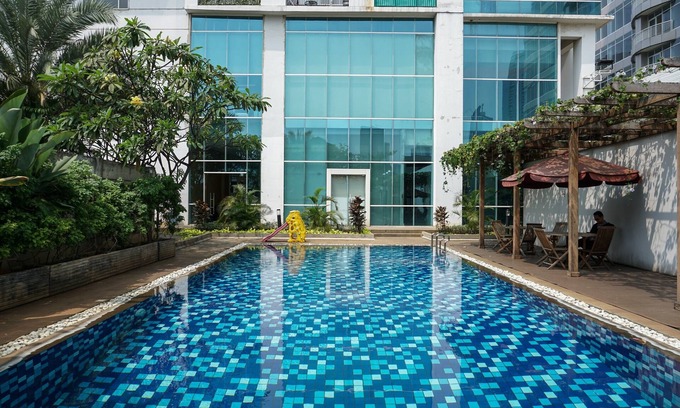 Kuningan Apartment | Cozy Studio Retreat at Ambassade Kuningan with Pool Access