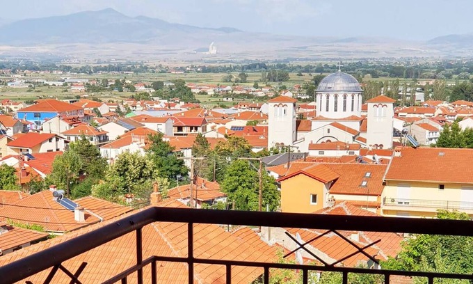 Florina Apartment | Cozy Apartment with Breathtaking Views in Florina