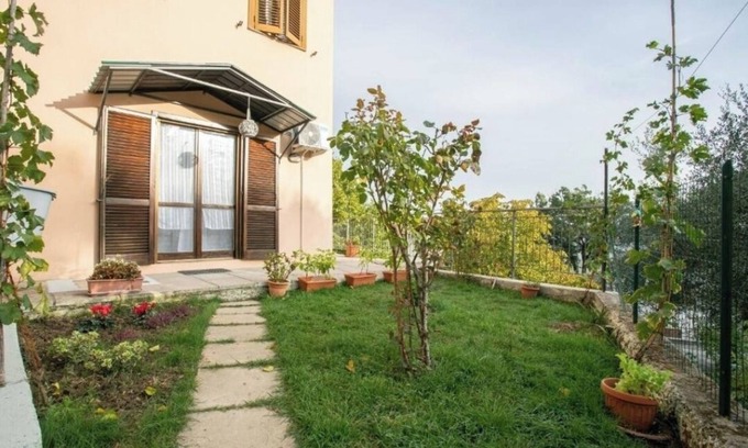 Sasso d'Ombrone Apartment | Quiet Family Apartment with Kitchen and Breakfast Included