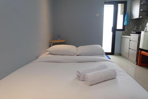 Kebagusan Apartment | Ideal Studio at Kebagusan City Apartment for Your Stay