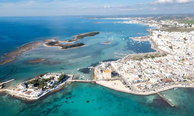 Torre Specchia Ruggeri Apartment | Nice apartment for 4 people with WIFI, TV and pets allowed, close to Otranto