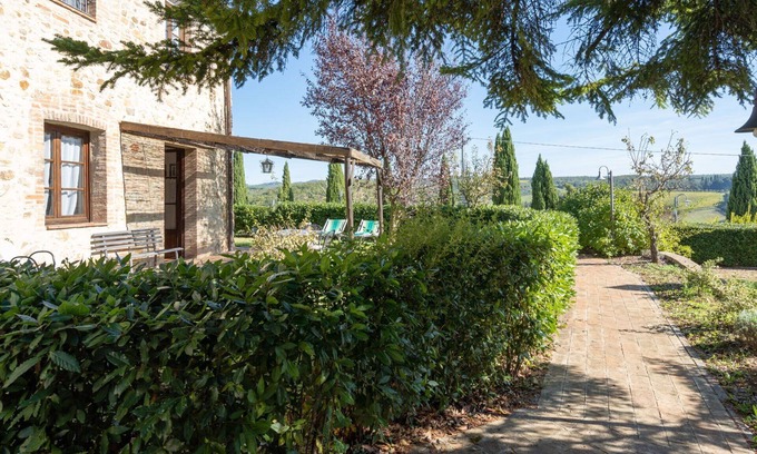 Ponte di Gabbiano Apartment | Inviting Apartment with Pool, WiFi & Pet-Friendly Perks