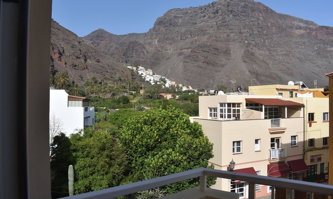 Playa de la Calera Apartment | Beachside Retreat: Mypaz Apartment with Ocean View