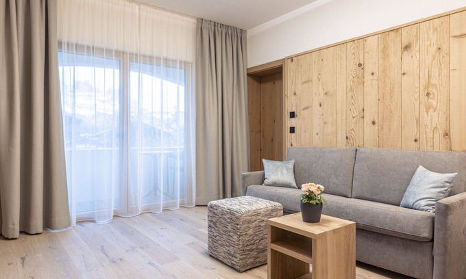 Reith bei Kitzbuehel Apartment | Cozy Lake View Apartment with Hot Tub & Pet-Friendly Stay