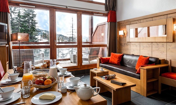 Arc-1600 Apartment | Charming Apartment for 6 with Pool, Terrace & Pet Access
