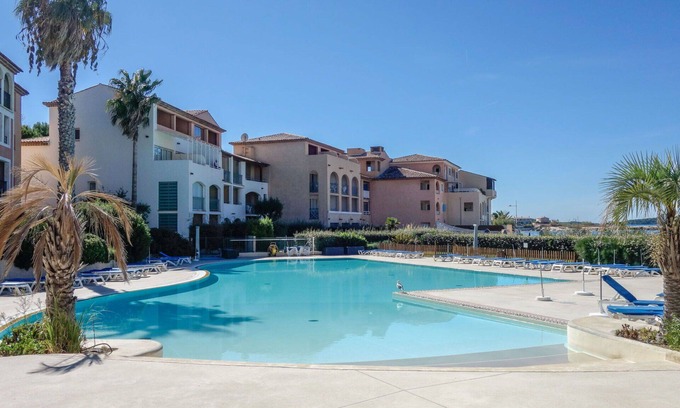 Six-Fours-les-Plages Apartment | Cozy Apartment for 6 with Pool, A/C, and Ocean View