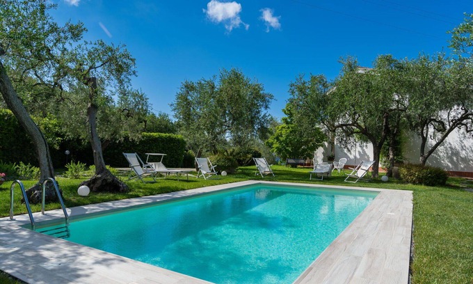 Monade Santa Lucia Villa | Inviting Villa Apartment with Pool, Ocean Views & Free WIFI