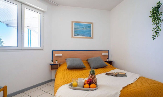 Ciboure Apartment | Inviting Apartment for 6 with Pool, Terrace & Pet-Friendly