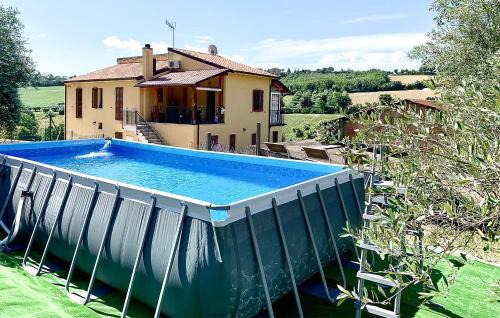 Potenza Picena Apartment | Cozy 3 Bedroom Apartment with Pool in Porto Potenza Picena