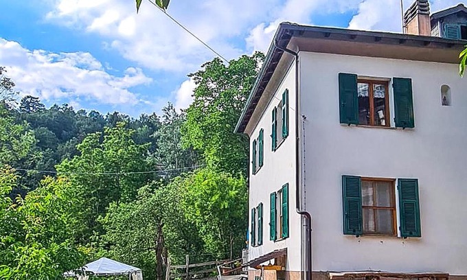 Santo Stefano dʼAveto Apartment | Cozy Apartment in Santo Stefano Daveto for Families