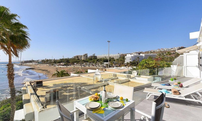 San Agustin Apartment | Inviting Apartment for 6 with Ocean View & Pet-Friendly Perks