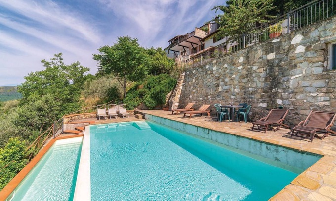 Loro Ciuffenna Apartment | Cozy 1 Bedroom Retreat in Loro Ciuffenna AR with Pool