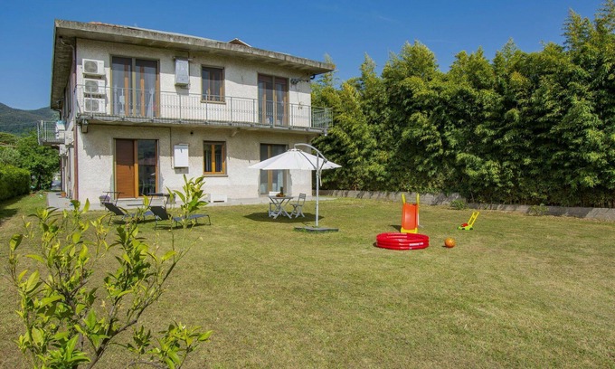 Avane Apartment | Comfortable Oceanfront Apartment for 6 with Modern Amenities