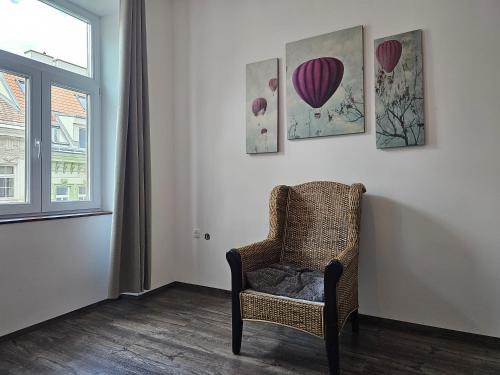 Matzleinsdorf Apartment | Comfortable Apartment Near Vienna Center for Family Stays