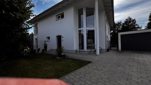Schwarzenbruck Apartment | Cozy Apartment with Ocean View and Pet-Friendly Amenities