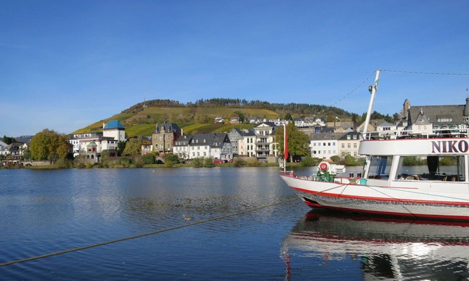 Trarbach Apartment | Spacious Apartment for 19 with Hot Tub & Pet-Friendly Options