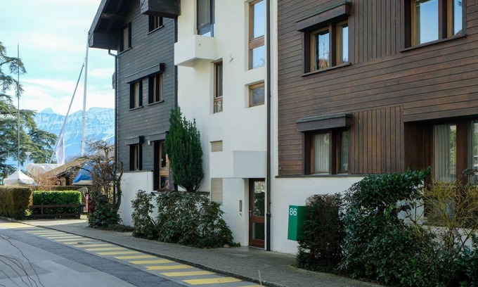 Spiez Apartment | Nice apartment for 2 guests with WIFI, TV, balcony and parking