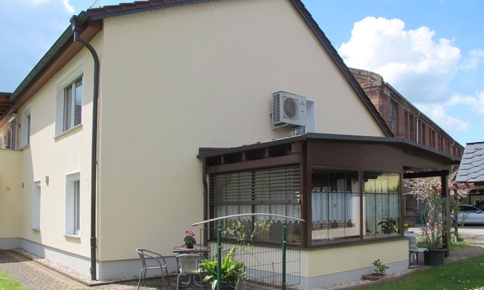 Eilenburg Apartment | Cozy Apartment for 3 with Patio, Pets Welcome & WIFI