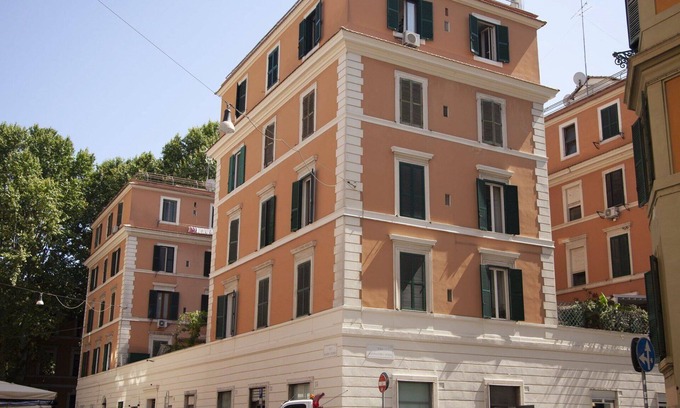 Testaccio Apartment | Cozy Apartment for 3 with WiFi, A/C, Kitchen & Spa