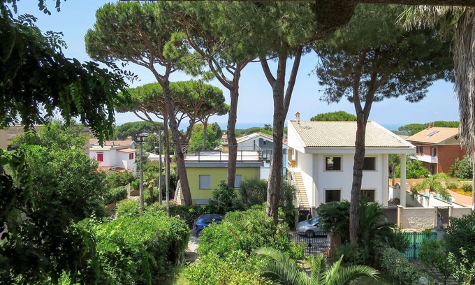 Anzio Apartment | Cozy Apartment for 4 with Ocean View and Parking