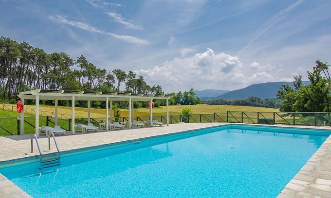 Vicopelago Apartment | Cozy Apartment for 4 with Pool, A/C, and Panoramic Views