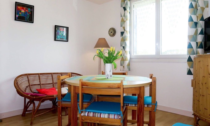 Goulien Apartment | Cozy Oceanfront Apartment for 4: Pets Welcome & WIFI