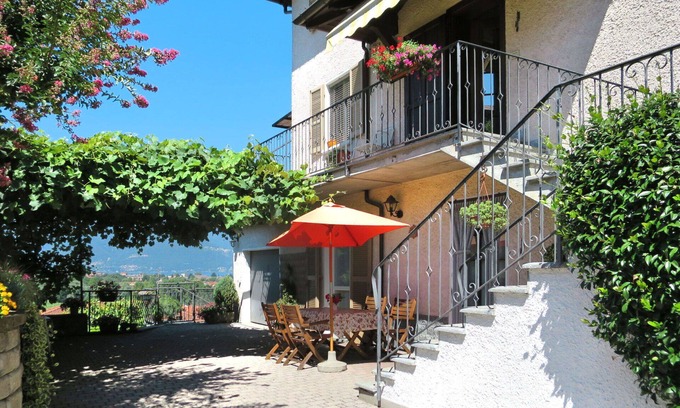 Luino Apartment | Welcoming Apartment for 5 with Lake View & Pet-Friendly Perks