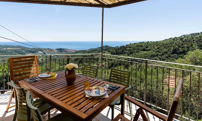 Lingueglietta Apartment | Nice apartment for 5 guests with WIFI, terrace and parking