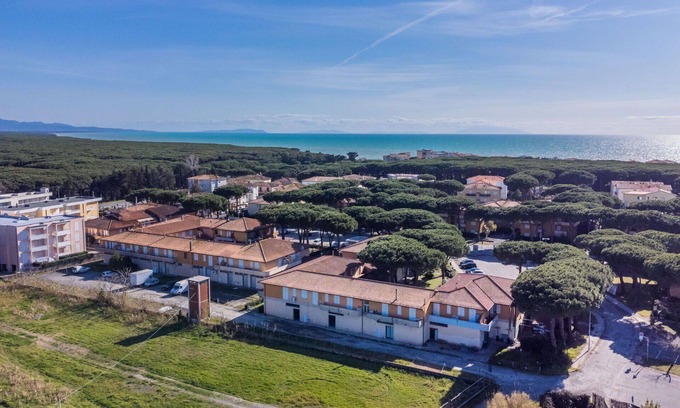 Marina di Cecina Apartment | Cozy Apartment for 5 with Ocean View and Free Parking