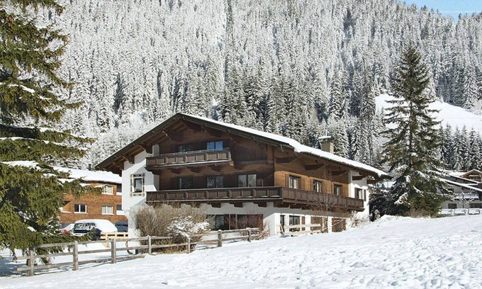 Sankt Anton am Arlberg Apartment | Nice apartment for 6 guests with WIFI, TV, balcony and parking