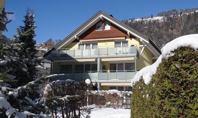 Engelberg Apartment | Spacious Apartment for 6 with WIFI, Balcony & Free Parking