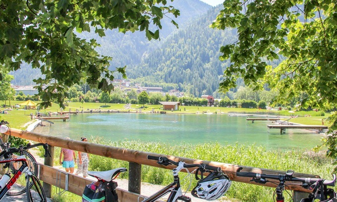 Schlitters Apartment | Comfortable Apartment for 6 with Lake Views and Free Parking
