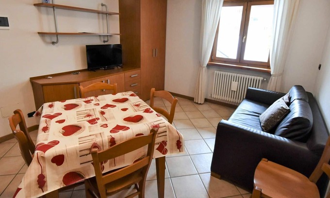 Valdidentro Apartment | Nice apartment for 6 people with WIFI, TV, terrace, pets allowed and parking